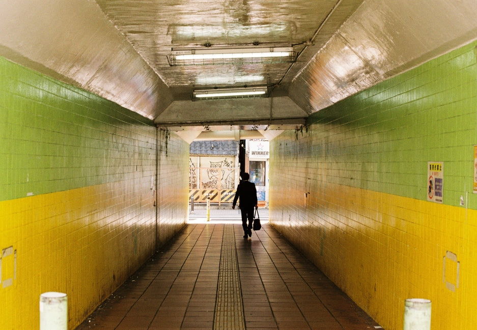 【レビュー作例】ライカの一眼レフで街を撮る。Leica R7とSUMMILUX-R 50mm f/1.4 E55で描く光と影
