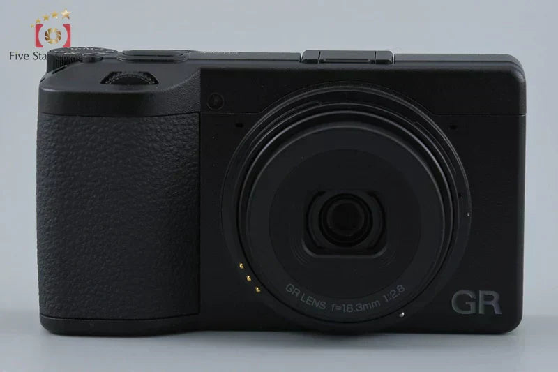 RICOH GR IV 作例とレビュー｜初夏の新宿を歩いて感じたスナップの魅力