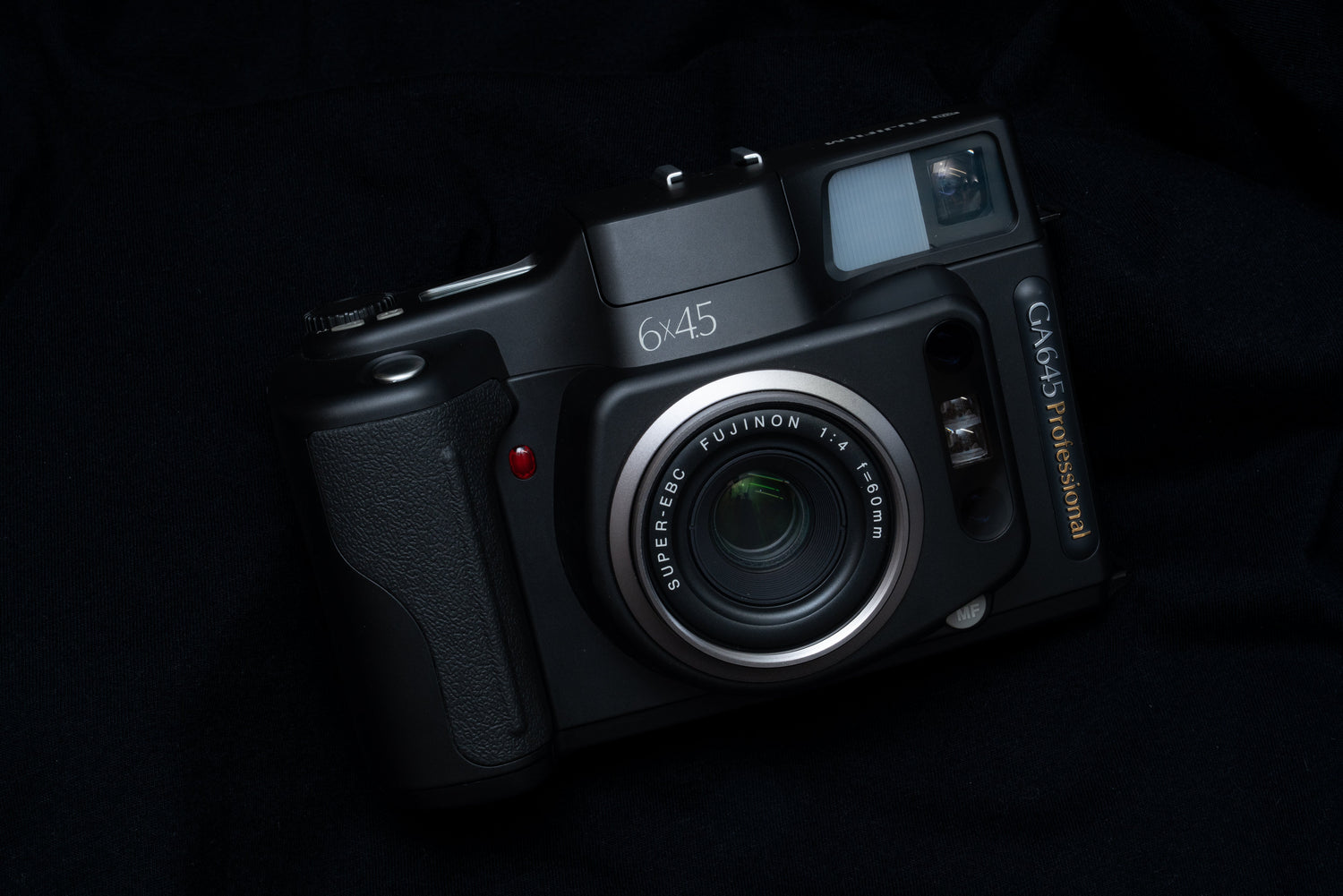 FUJIFILM GA645 Professional レビュー｜作例で見る、コンパクトカメラ感覚で楽しめるAF中判フィルムカメラ