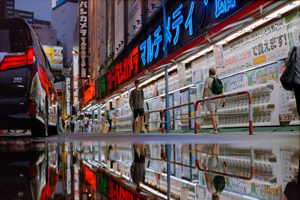 【レビュー・作例】Leica M6 + NOCTILUX-M 50mm f/0.95 ASPH.｜Portra 800で撮る、雨上がりの新宿