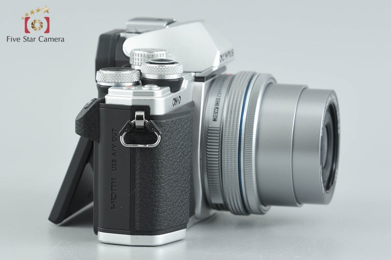 ✨未使用級美品✨ Olympus OM-D E-M10 シャッター557回 中古】OLYMPUS オリンパス OM-D E-M10 Mark II 14-42mm EZ レンズ