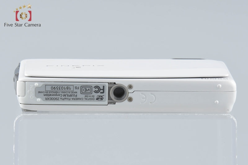 中古】FUJIFILM 富士フイルム FINEPIX Z900 EXR ホワイト コンパクト