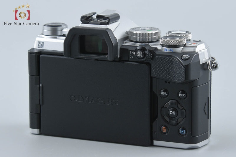 中古】OLYMPUS オリンパス OM-D E-M5 Mark III シルバー ミラーレス