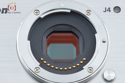 【中古】Nikon ニコン 1 J4 シルバー 標準パワーズームレンズキット シャッター回数僅少 元箱付き