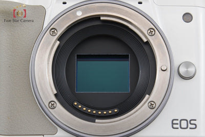 【中古】Canon キヤノン EOS Kiss M ダブルズームキット ホワイト 元箱付き