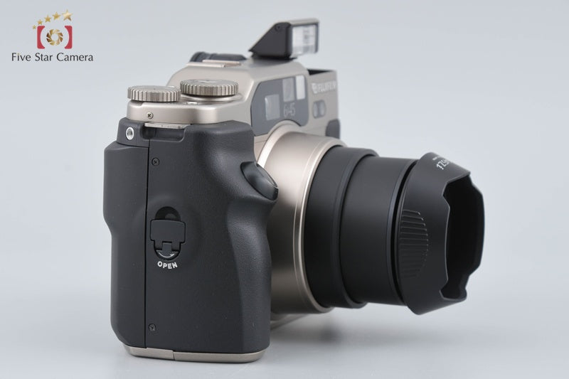 中古】FUJIFILM 富士フイルム GA645Zi Professional ゴールド 中判