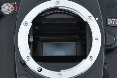 Used Nikon D70s + AF-S DX NIKKOR 18-55mm f/3.5-5.6 G VR