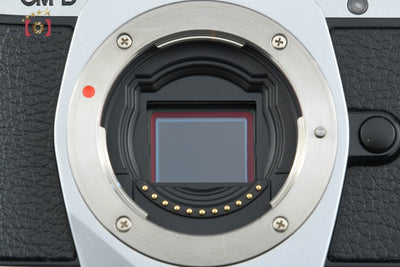 【Used】OLYMPUS OM-D E-M5 Silver Mirrorless Single-Lens Camera, Low Shutter Count