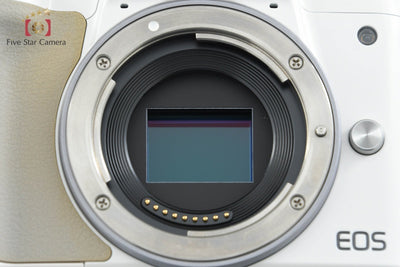 【中古】Canon キヤノン EOS Kiss M ダブルズームレンズキット ホワイト 元箱付き
