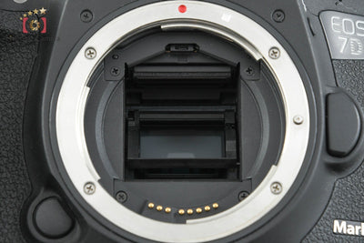 【中古】Canon キヤノン EOS 7D Mark II デジタル一眼レフカメラ