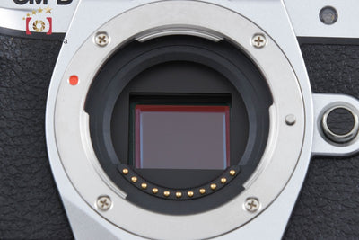 【中古】OLYMPUS オリンパス OM-D E-M10 Mark III シルバー ミラーレス一眼カメラ