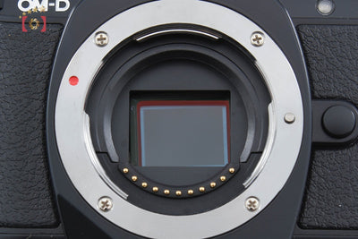 【中古】OLYMPUS オリンパス OM-D E-M10 ブラック ミラーレス一眼カメラ シャッター回数僅少