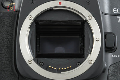 【中古】Canon キヤノン EOS 7 + BP-300 バッテリーパック
