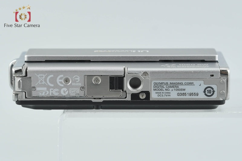中古】OLYMPUS オリンパス μ1050SW シルバー コンパクトデジタルカメラ