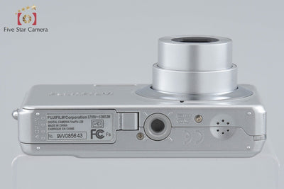 【中古】FUJIFILM 富士フイルム FINEPIX J30 シルバー コンパクトデジタルカメラ