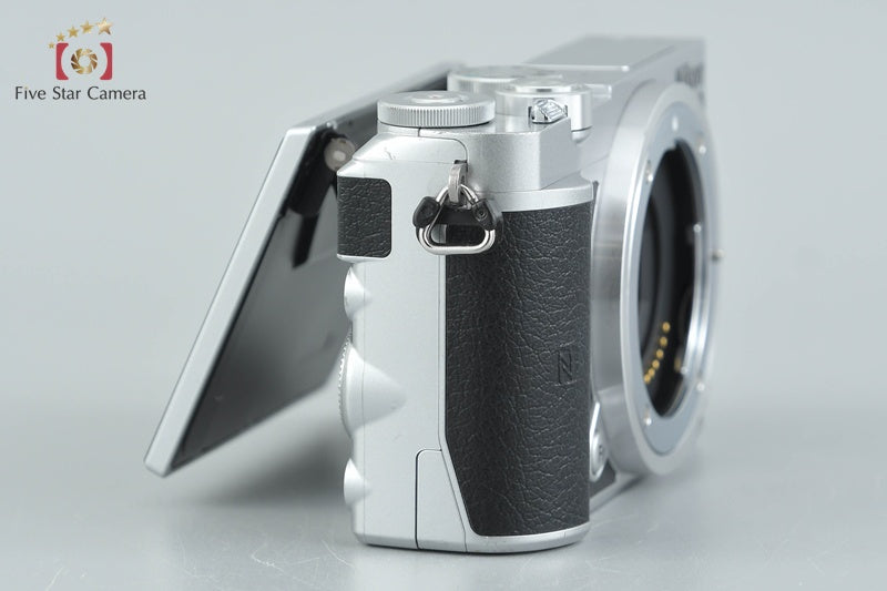 中古】Nikon ニコン 1 J5 シルバー ミラーレス一眼カメラ シャッター