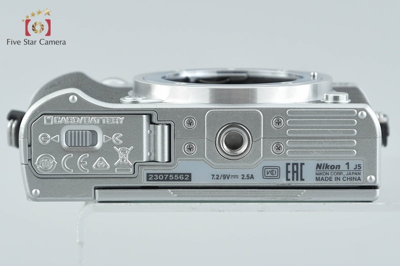 中古】Nikon ニコン 1 J5 シルバー ミラーレス一眼カメラ シャッター