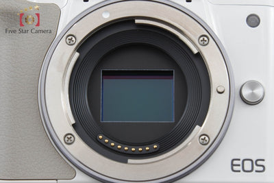 【中古】Canon キヤノン EOS Kiss M ホワイト ミラーレス一眼カメラ シャッター回数僅少