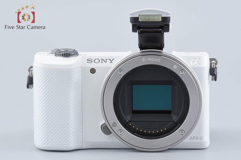 【美品】SONY(ソニー) α5000 ホワイト　シャッター回数214 中古】SONY ソニー α5000 ILCE-5000 ダブルズームレンズキット