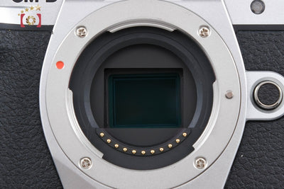 【中古】OLYMPUS オリンパス OM-D E-M10 Mark III EZ ダブルズームキット シルバー シャッター回数僅少