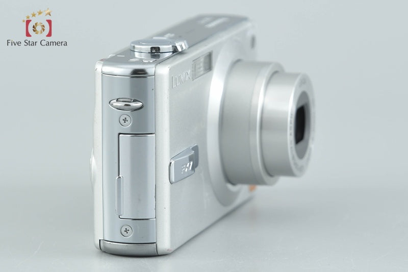 中古】Panasonic パナソニック LUMIX DMC-FX7 シルキーシルバー