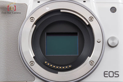 【中古】Canon キヤノン EOS Kiss M ダブルズームキット ホワイト シャッター回数僅少 元箱付き