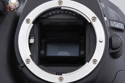 【中古】Nikon ニコン D5200 ブラック + AF-P DX NIKKOR 18-55mm f/3.5-5.6 G VR + AF-S DX NIKKOR 55-200mm f/4-5.6 G ED VR