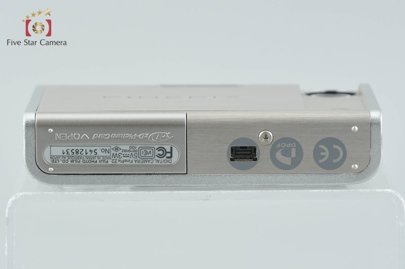 中古】FUJIFILM 富士フイルム FinePix Z2 シルバー コンパクトデジタル