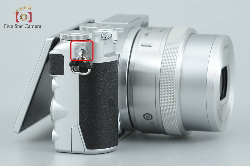 中古】Nikon ニコン 1 J5 シルバー 標準パワーズームキット 元箱付き