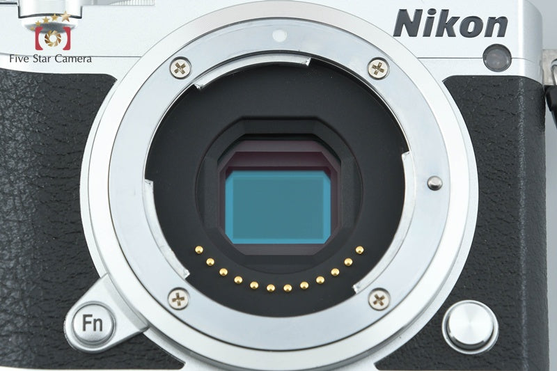 中古】Nikon ニコン 1 J5 シルバー 標準パワーズームキット 元箱付き