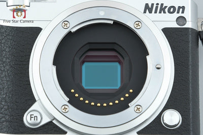 【中古】Nikon ニコン 1 J5 シルバー 標準パワーズームキット 元箱付き