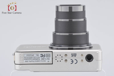 【中古】FUJIFILM 富士フイルム FINEPIX J250 シルバー コンパクトデジタルカメラ