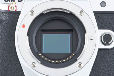 【中古】OLYMPUS オリンパス OM-D E-M10 Mark III EZ ダブルズームキット シルバー 元箱付き