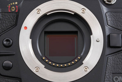 【中古】OM SYSTEM (OLYMPUS) オーエム システム OM-1 ブラック ミラーレス一眼カメラ 元箱付き