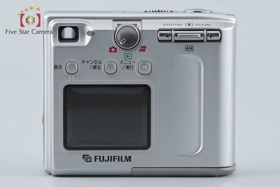 【中古】FUJIFILM 富士フイルム FINEPIX 4500 シルバー コンパクトデジタルカメラ