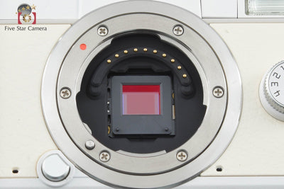 【中古】PENTAX ペンタックス Q ズームレンズキット ホワイト シャッター回数僅少