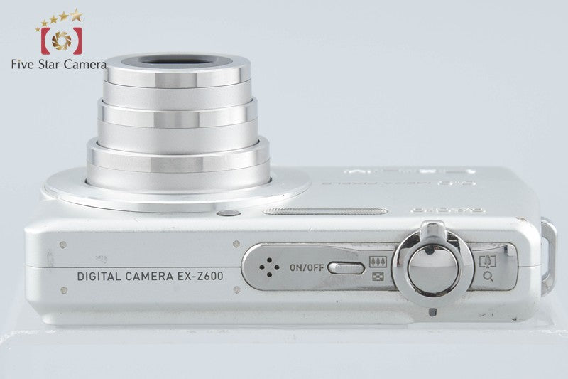 中古】CASIO カシオ EXILIM ZOOM EX-Z600 シルバー コンパクトデジタル