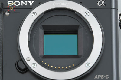 【中古】SONY ソニー α6000 ILCE-6000 ブラック パワーズームレンズキット シャッター回数僅少 多言語対応
