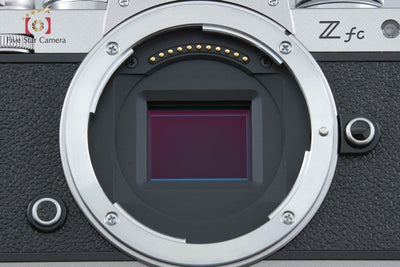 【中古】Nikon ニコン Z fc シルバー ミラーレス一眼カメラ シャッター回数僅少