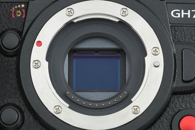 【中古】Panasonic パナソニック LUMIX DC-GH7 標準ズームレンズキット シャッター回数僅少