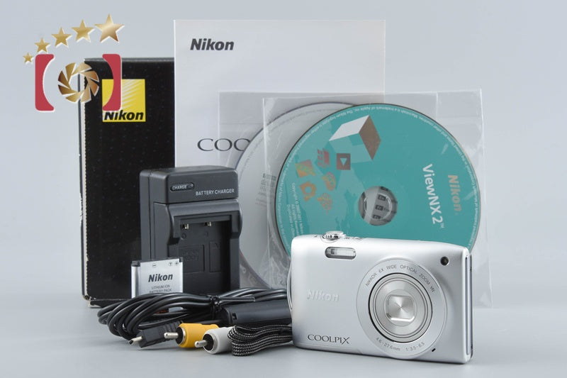 【中古】Nikon ニコン COOLPIX S3300 クリスタルシルバー コンパクトデジタルカメラ 元箱付き