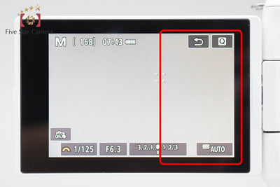 【中古】Canon キヤノン EOS Kiss M ダブルズームキット ホワイト シャッター回数僅少