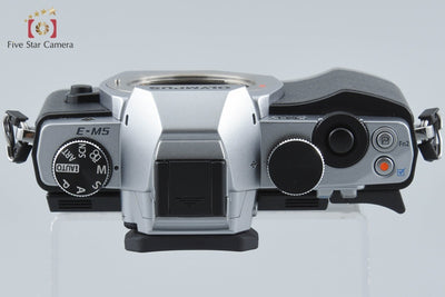 【中古】OLYMPUS オリンパス OM-D E-M5 シルバー ミラーレス一眼カメラ シャッター回数僅少
