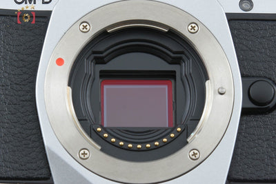 【中古】OLYMPUS オリンパス OM-D E-M5 シルバー ミラーレス一眼カメラ シャッター回数僅少