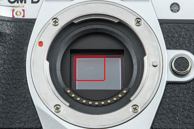 【中古】OLYMPUS オリンパス OM-D E-M10 Mark III シルバー + M.ZUIKO DIGITAL ED 14-42mm f/3.5-5.6 EZ