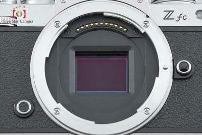 【中古】Nikon ニコン Z fc シルバー ミラーレス一眼カメラ シャッター回数僅少