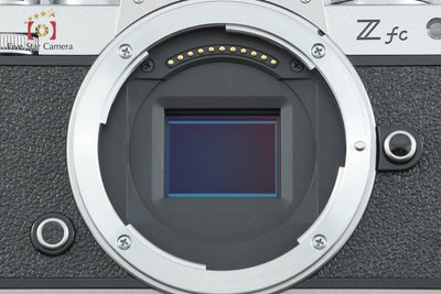 【中古】Nikon ニコン Z fc シルバー ミラーレス一眼カメラ シャッター回数僅少 元箱付き