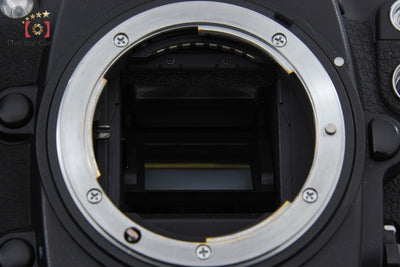 [Used] Nikon D300 + AF-S DX NIKKOR 18-55mm f/3.5-5.6 G VR