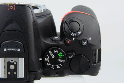 Used Nikon D5500 Black 18-55 VR II Lens Kit - Low Shutter Count