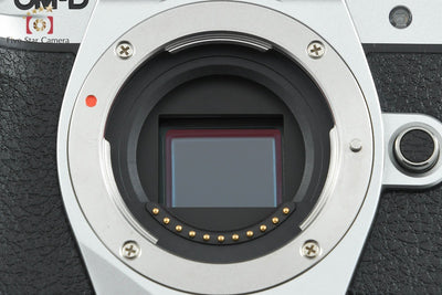 [Used] OLYMPUS OM-D E-M10 Mark III EZ Double Zoom Kit Silver, Very Low Shutter Count